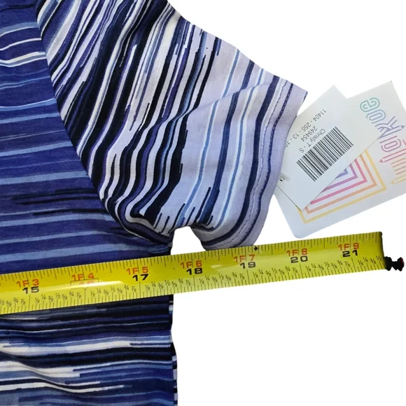 3/$15 Lularoe Blue V-Neck Shirt Christy T Size Small - Picture 5 of 7